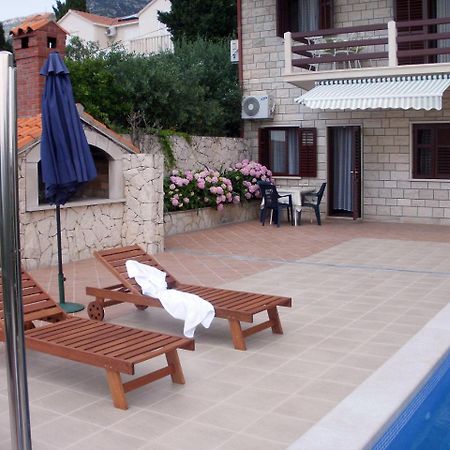 Apartmani Bezmalinovic Бол Экстерьер фото
