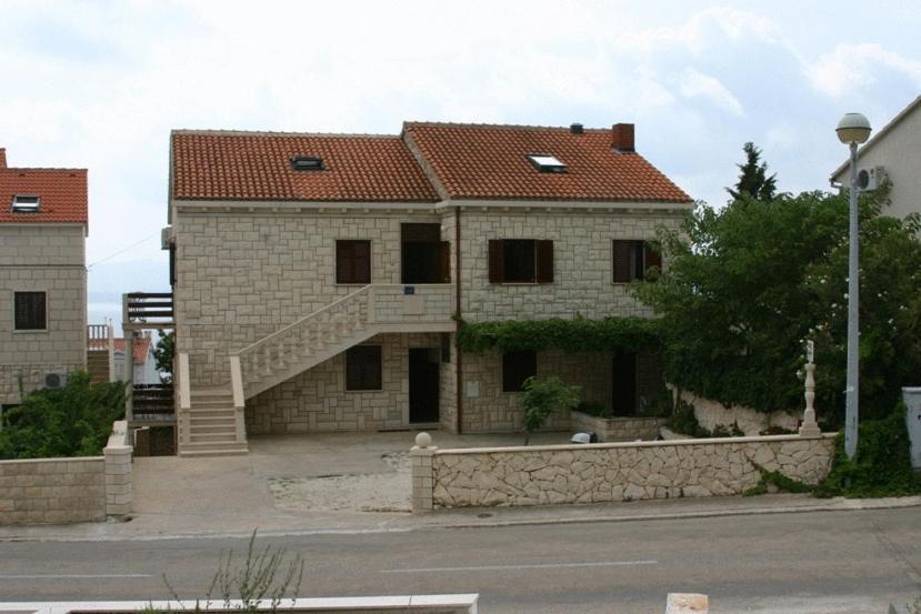 Apartmani Bezmalinovic Бол Экстерьер фото