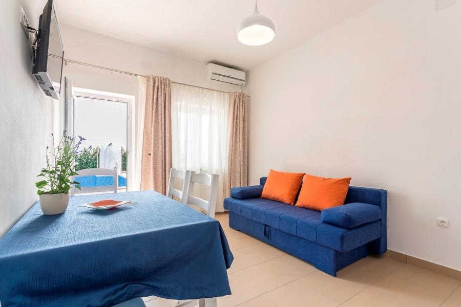 Apartmani Bezmalinovic Бол Экстерьер фото